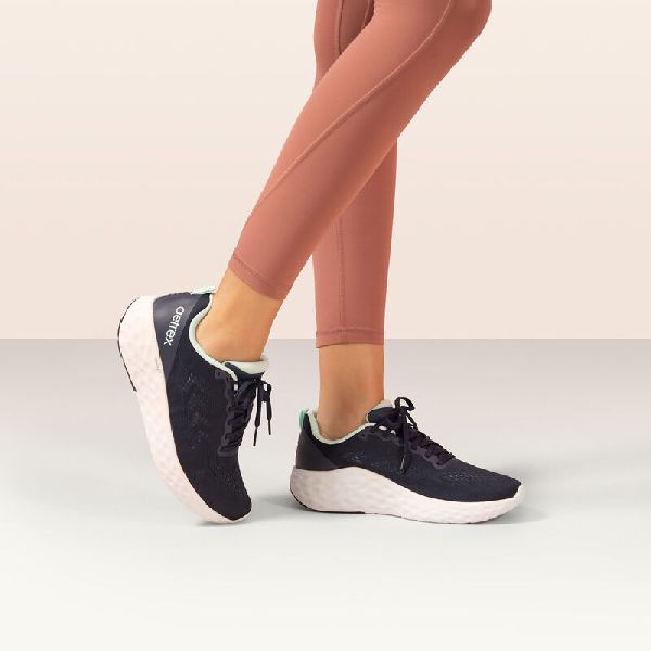 Aetrex sneaker