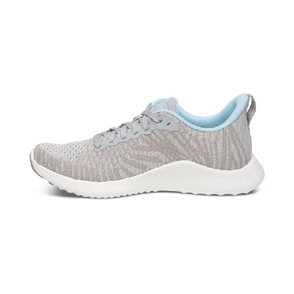 Aetrex sneaker